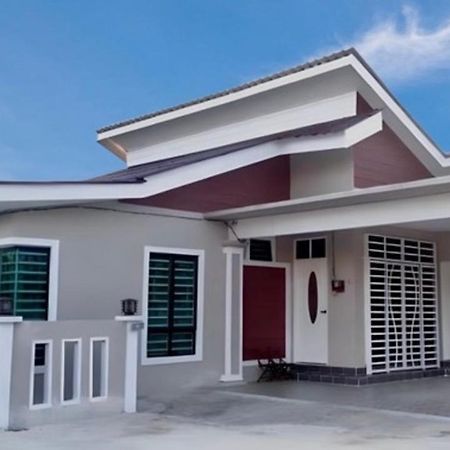Aina Guest House Kota Bharu Extérieur photo