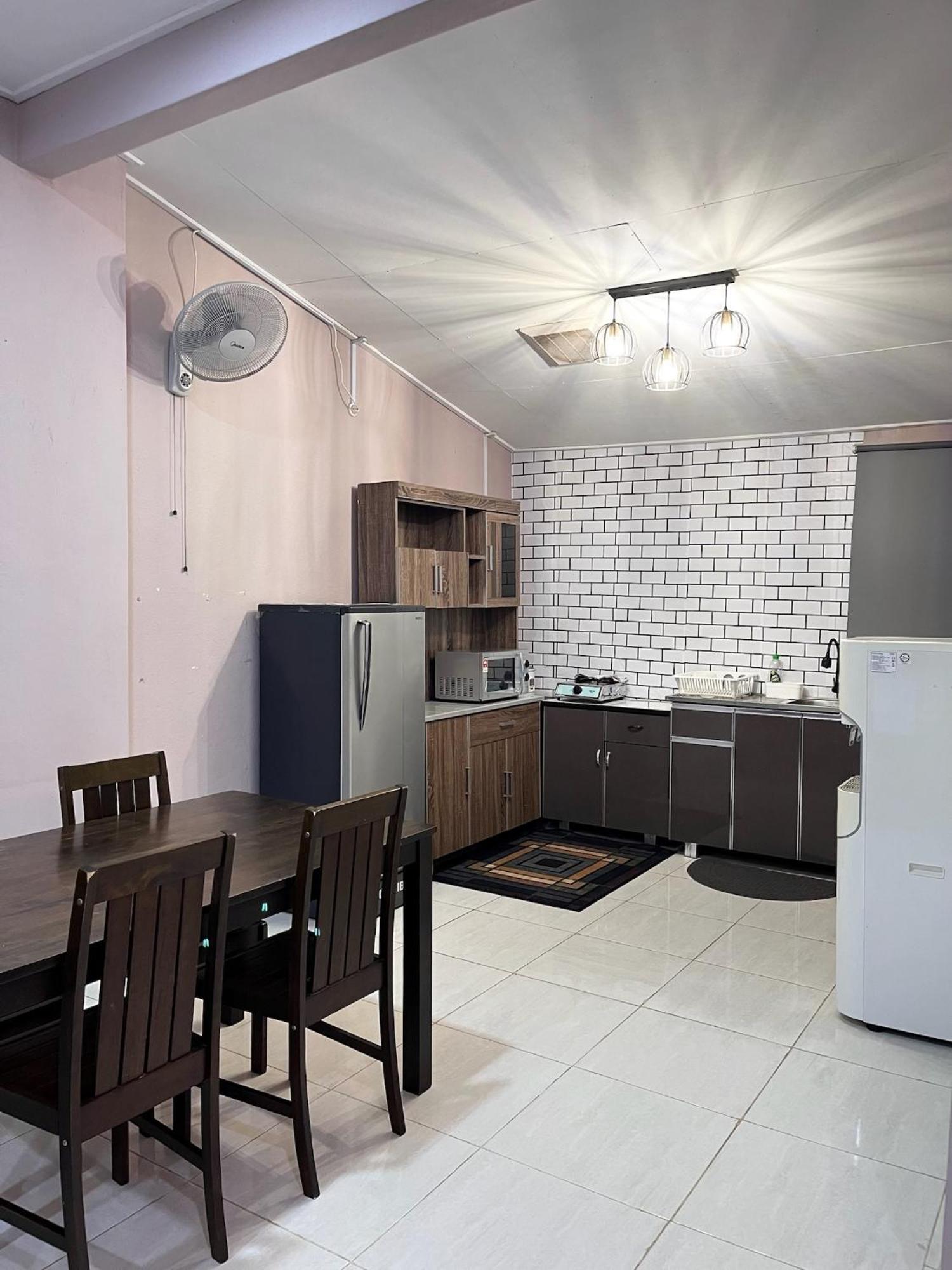 Aina Guest House Kota Bharu Extérieur photo